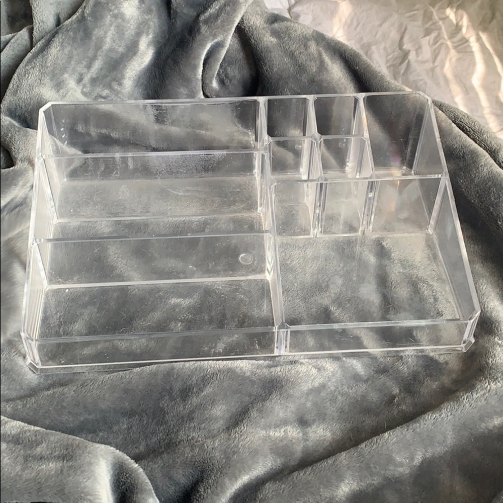 Acrylic makeup organizer